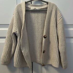 Girls H&M cream sweater with tortoise shell buttons
